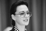 Ирина Хакамада во время выступления на открытии международного форума «Мировой опыт и экономика СССР», 1991 год