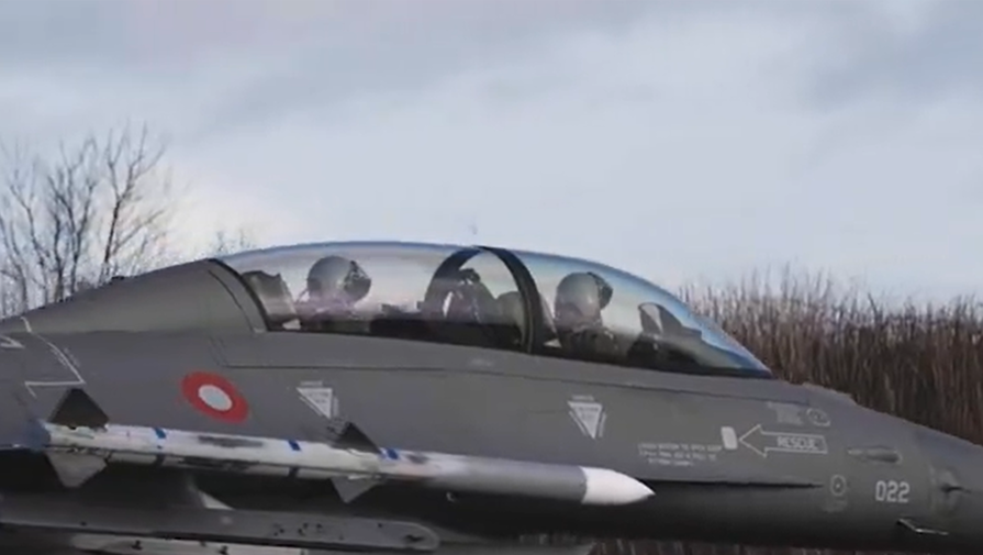 НАТО опубликовало видео обучения украинских летчиков на F-16