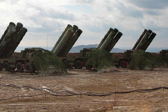 Российская ЗРК С-400 «Триумф» в Феодосии, январь 2017 года