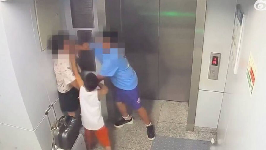 Подросток в Китае избил мать после того, как она забрала у него телефон