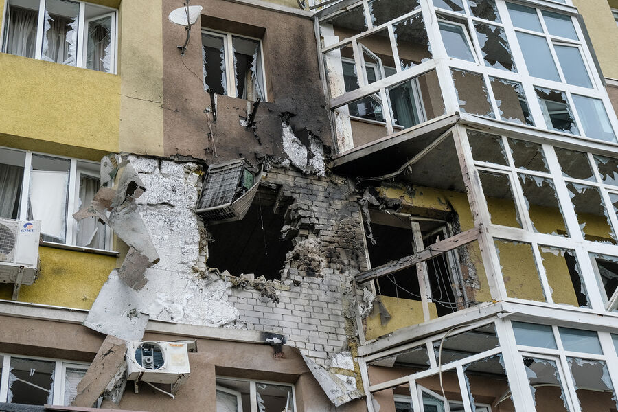 Жилой дом на улице Белинского, пострадавший в результате падения беспилотного летательного аппарата (БПЛА), 9 июня 2023 года