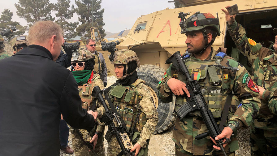 Патрик М. Шанахан во время визита в Афганистан, 11 февраля 2019 года
