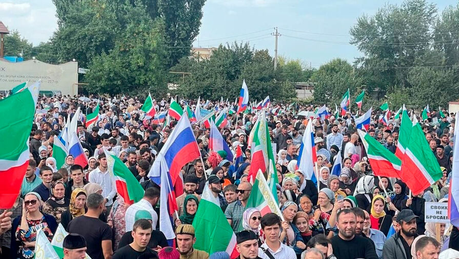 В Грозном более 50 тыс. человек вышли на митинг в поддержку референдумов