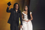 Рэпер Jay-Z с дочерью Блю Айви Картер на 66-й ежегодной премии Грэмми в Лос-Анджелесе, 4 февраля 2024 года