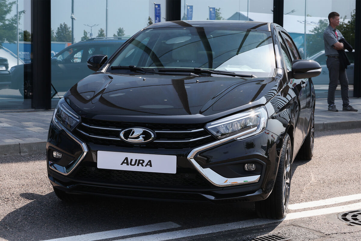 Автомобиль для депутата: почему Lada Aura будет стоить 3 млн рублей и кто  ее купит - Газета.Ru