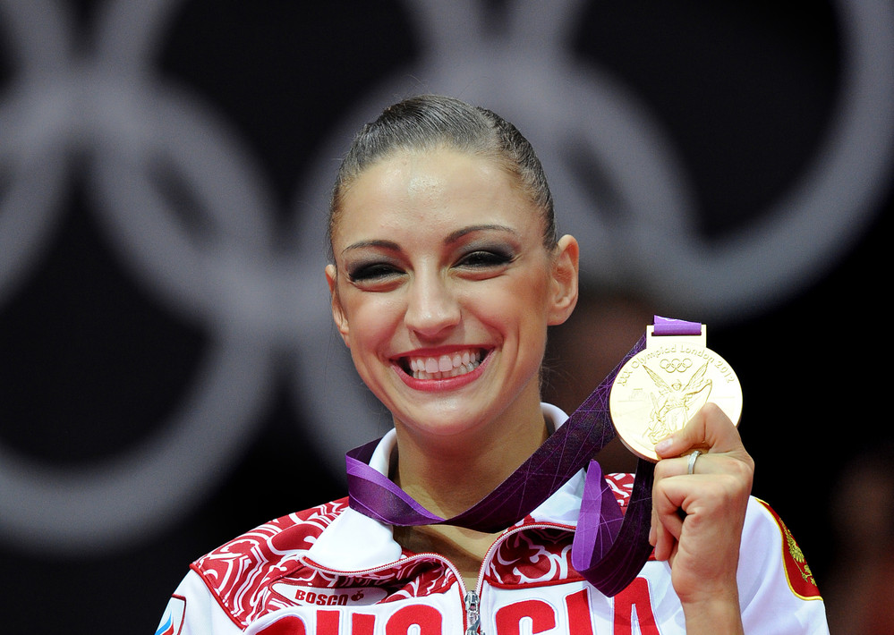 На Олимпийских играх в Лондоне Канаева стала двукратной олимпийской чемпионкой. Первое золото ОИ она завоевала в 2008 году в Пекине