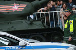 Во время проезда военной техники по Тверской улице перед репетицией парада на Красной площади