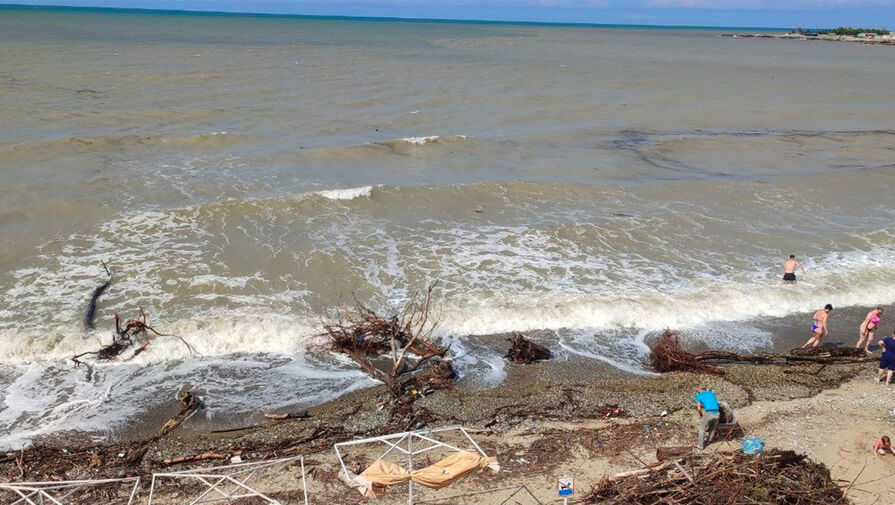 Следователи Туапсе нашли на берегу тело пропавшего в непогоду подростка