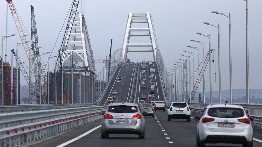 По Крымскому мосту проехали более 200 тысяч автомобилей - Газета.Ru