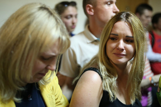 Мама Анны Павликовой (слева) в Дорогомиловском суде Москвы, 9 августа 2018 года