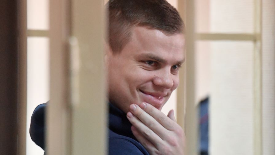 Футболист Александр Кокорин, обвиняемый в хулиганстве и побоях, на заседании Пресненского суда города Москвы.