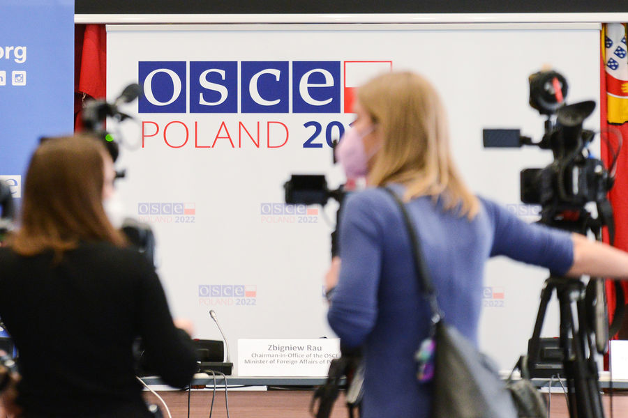 Журналисты в пресс-центре перед началом заседания Постоянного совета Организации по безопасности и сотрудничеству в Европе (ОБСЕ), 13 января 2022 года