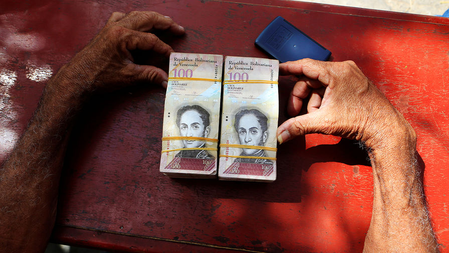 Обмен валют на границу между Колумбией и Венесуэлой, февраль 2018 года