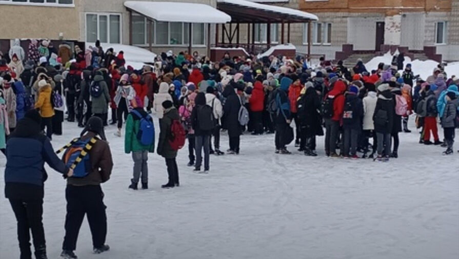 В Томске лицей эвакуировали после того, как девятиклассник принес на урок гранату