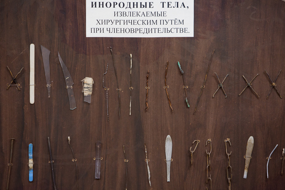 Не все выдерживали установленные здесь порядки, иногда идя на крайние меры