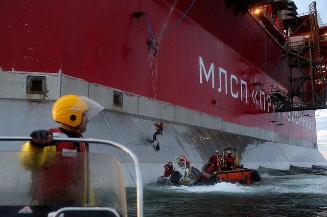 ФСБ готовит материалы об инциденте с судном Greenpeace Arctic Sunrise в Следственный комитет