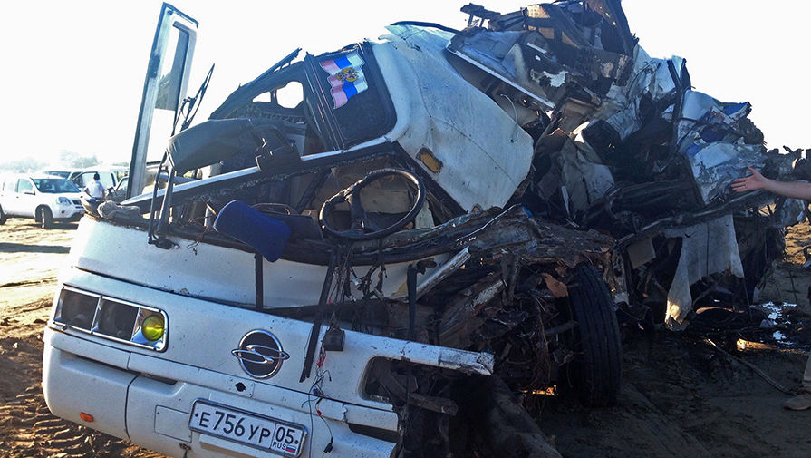«КамАЗ» с&nbsp;прицепом и автобус Дербент &mdash; Анапа столкнулись в&nbsp;Дагестане. Девять человек погибли, еще 27&nbsp;получили травмы