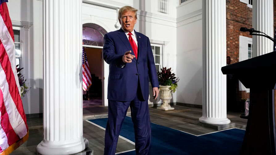 В США заявили, что Трамп слабеет в коленях в отношении Украины