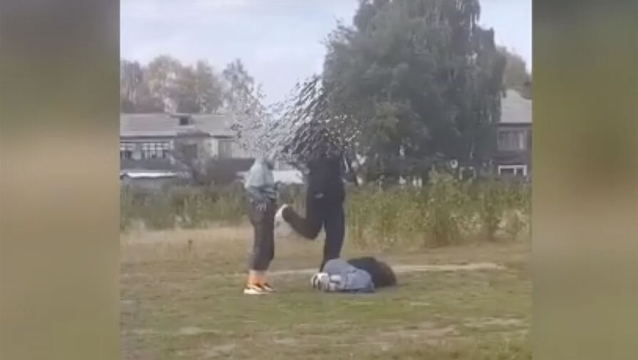 В Карелии две девочки избили свою сверстницу на городском стадионе