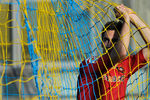 Игрок команды «Кальяри» Давиде Астори на матче против «Пармы» 21 апреля 2012 года