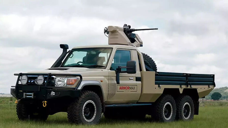 В Африке Land Cruiser превратили в экстремальный пикап с пулеметом