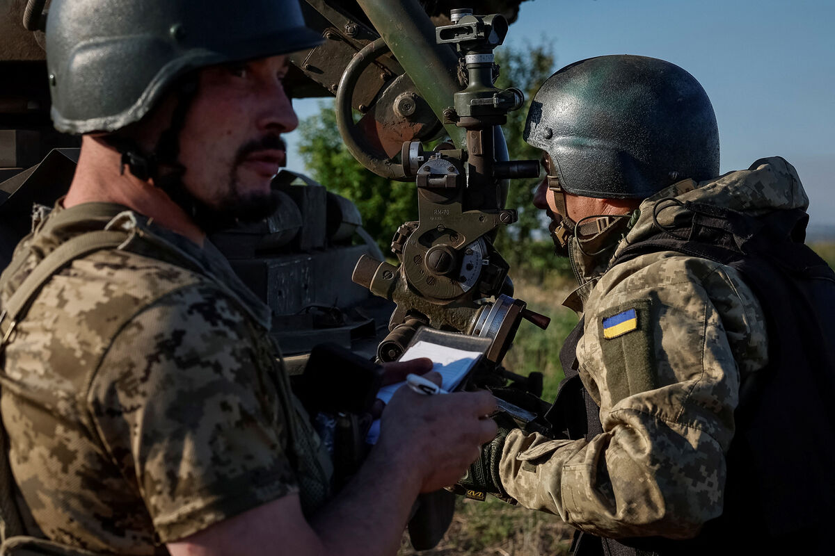 Военнослужащие ВСУ под конвоем прибыли в Харьковскую область - Газета.Ru |  Новости