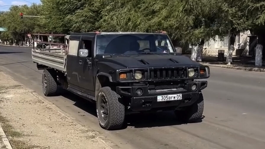 Видео: казахстанцы превратили лимузин Hummer в грузовик с кузовом от Газели