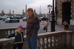 Лиза Пескова с отцом Дмитрием Песковым в Париже в 2003 году, фотография из личного архива