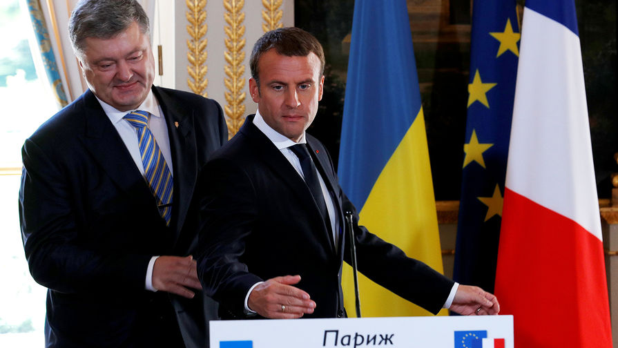 Президент Украины Петр Порошенко и глава Франции Эммануэль Макрон во время встречи в&nbsp;Париже, 26&nbsp;июня 2017&nbsp;года