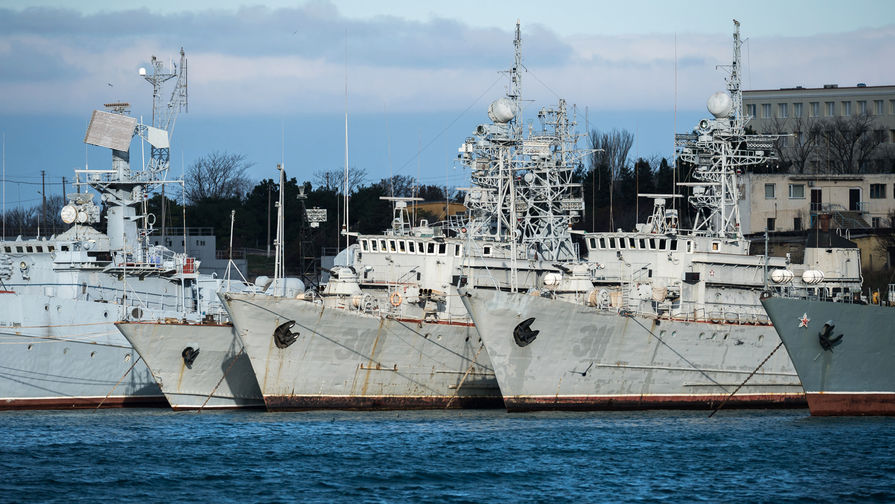 Украинские корабли в бухте Севастополя, январь 2018 года
