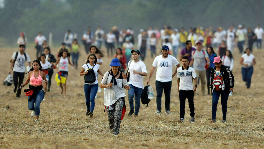 Прибытие посетителей концерта Venezuela Aid Live на&nbsp;площадку на&nbsp;границе Колумбии и Венесуэлы, 22 февраля 2019 года