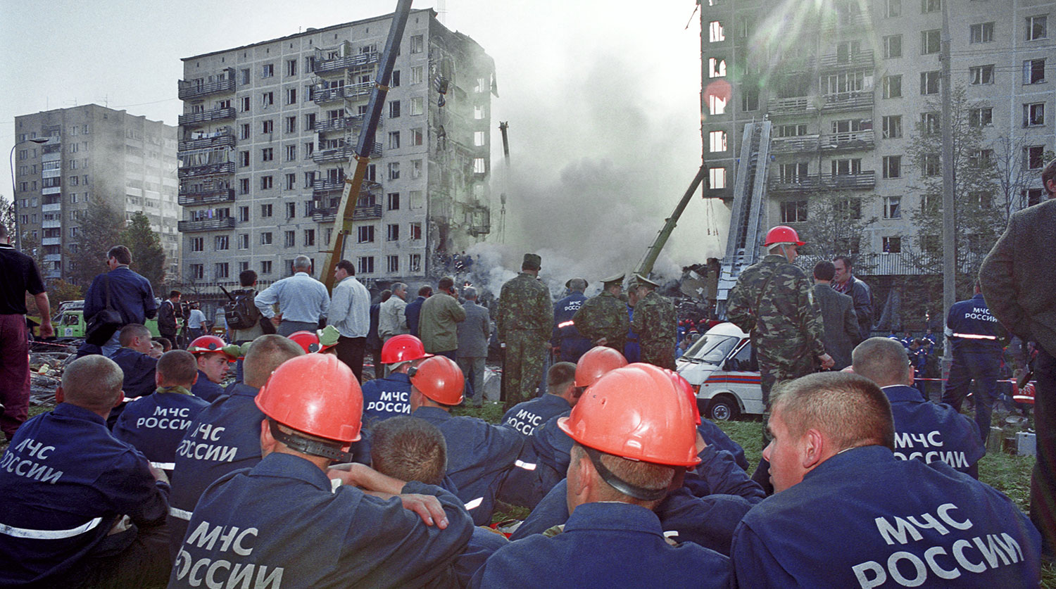 Взорвали дома в москве каком году. Теракт 1999 года в Москве на улице Гурьянова. Взрывы в Москве в 1999 Гурьянова. Взрыв на ул Гурьянова в Москве 1999.