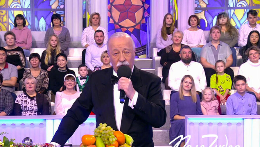 Продюсер Рудченко предположил, что комик из Comedy Club может стать следующим ведущим Поля чудес