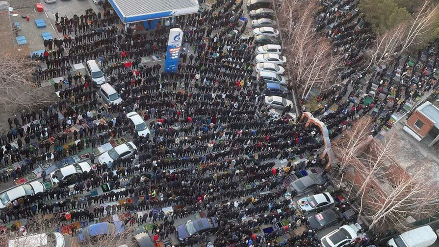 Жители Новосибирска пожаловались на невозможность покинуть дом из-за праздника Ураза-байрам
