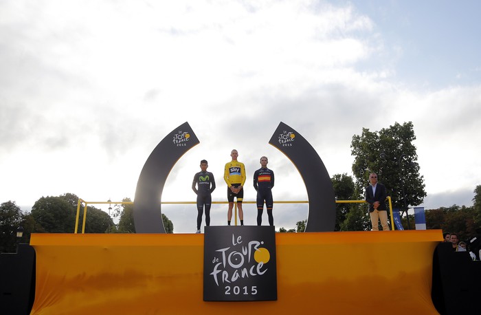 Подиум супермногодневки «Тур де Франс &mdash; 2015», завершившейся в&nbsp;Париже