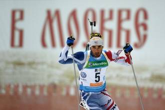 Француз Мартен Фуркад в смешанной эстафете на Гонке чемпионов-2013 по биатлону в спорткомплексе «Олимпийский»