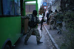 Во время захвата здания городского отдела милиции в Краматорске вооруженными люди в камуфляже