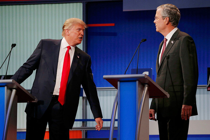 Дональд Трамп и Джеб Буш на дебатах кандидатов в президенты США от Республиканской партии