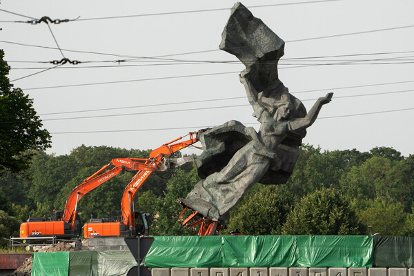 Снос памятника Освободителям Риги, 24&nbsp;августа 2022&nbsp;года
