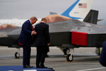 Президент РФ Владимир Путин и президент США Дональд Трамп во время встречи на военной базе Эльмендорф - Ричардсон на Аляске, 15 августа 2025 года

