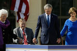 2013 год. Слева направо: Барбара Буш, Джордж Буш-старший, Джордж Буш-младший и Лора Буш 