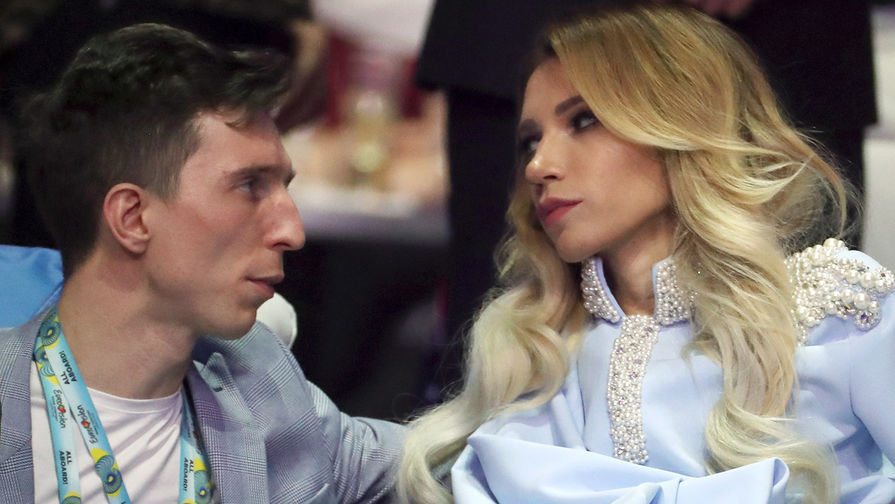 Юлия Самойлова с мужем Алексеем во время второго полуфинала 63-го международного конкурса песни «Евровидение-2018»