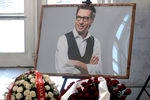 Портрет телеведущего Михаила Зеленского в похоронном доме «Троекурово», где прошла церемония прощания, 19 января 2022 года