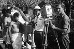 Режиссер Сергей Эйзенштейн (справа второй) и оператор Эдуард Тиссэ (справа первый) во время съемок празднования Дня мертвых в Мексике, ноябрь 1930 года