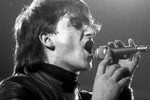 Боно на концерте в Ланчестерском политехническом институте, Ковентри, 1980 год