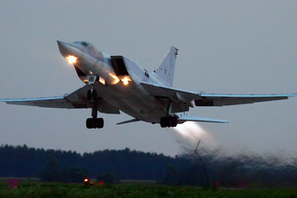 Самолет Ту-22М3 во время учений в Рязанской области, 2007 год