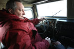 Дмитрий Рогозин в салоне автомобиля «Тигр» во время посещения Арзамасского машиностроительного завода в Арзамасе