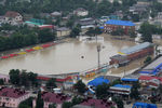 Затопленный в результате наводнения стадион