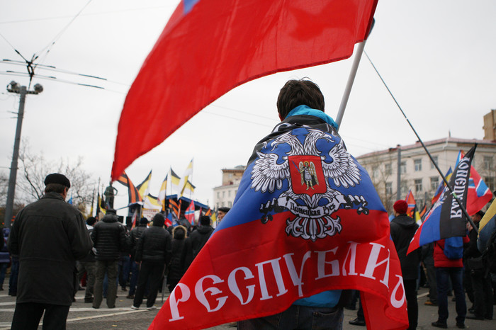 Участники митинга в&nbsp;поддержку Новороссии &laquo;Битва за&nbsp;Донбасс III&raquo; на&nbsp;Суворовской площади
