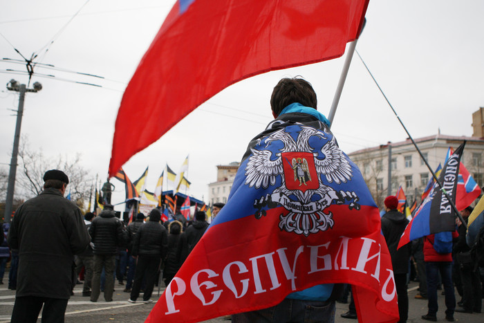 Участники митинга в поддержку Новороссии «Битва за Донбасс III» на Суворовской площади